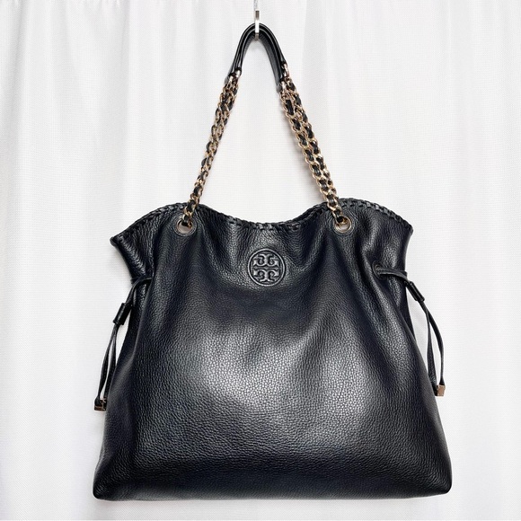 Tory Burch Handbags - Tory Burch Marion Slouchy Hobo Black Pebbled Leather w chain bag